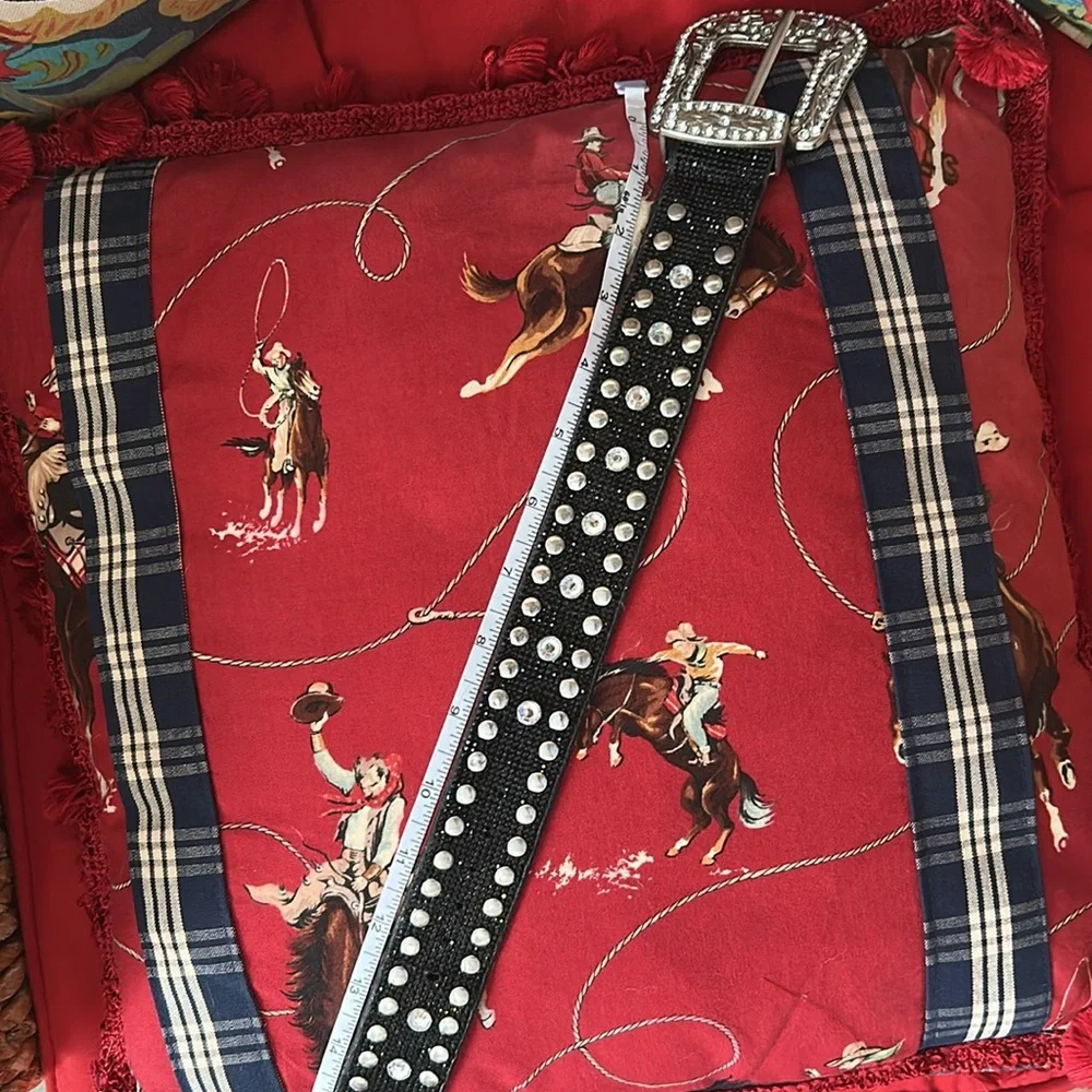 Glitzy Western Belt Choker - Picture 5 of 7